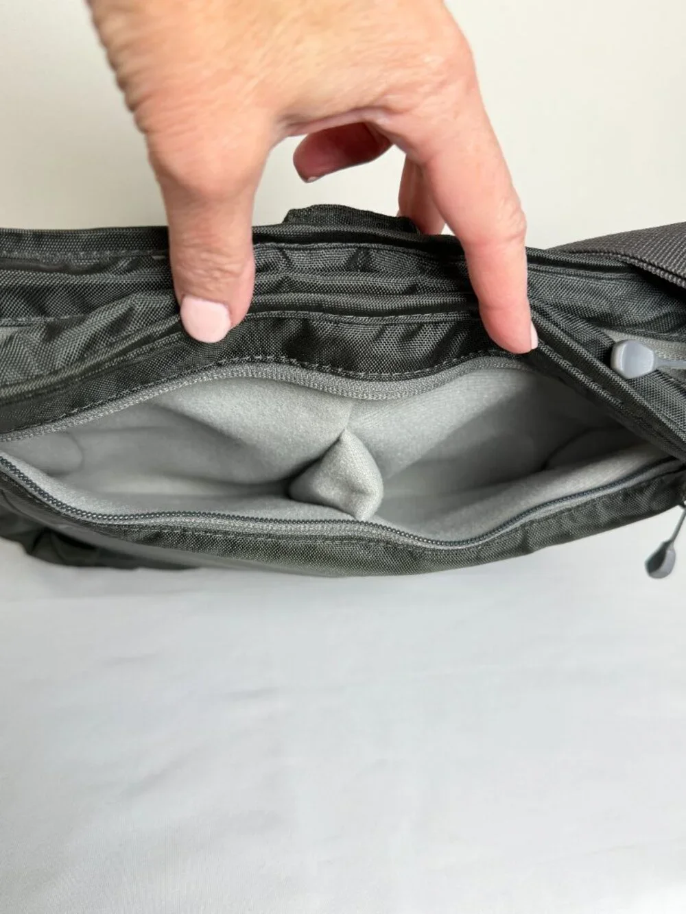 LOWEPRO StreamLine 250 Camera Shoulder Bag Travel Crossbody Gray